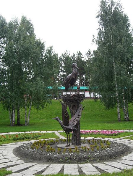 17 сибирских памятников, посвященных семье, любви и детям 