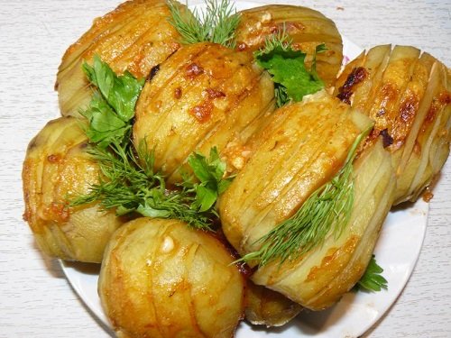 картошка-гармошка, запеченная катошка с начинкой