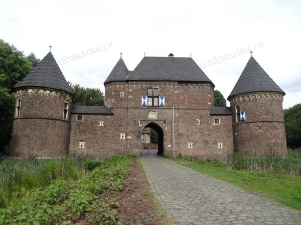 Германия - Замок Бург Фондерн. 1146г. Эпоха поздней готики.