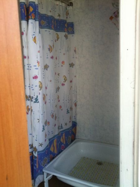 двойной дачный туалет с душем
