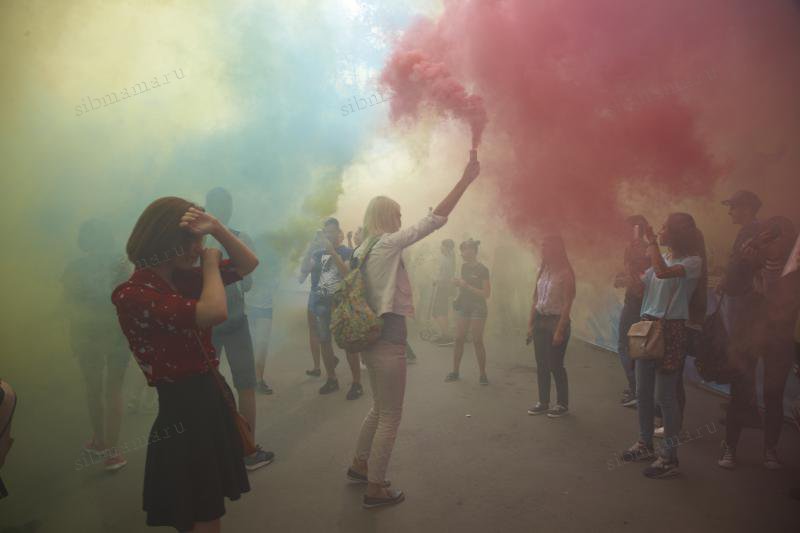 Сибирский фестиваль цветного дыма