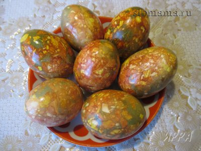 Мраморные яйца, крашенные луковой шелухой и зелёнкой