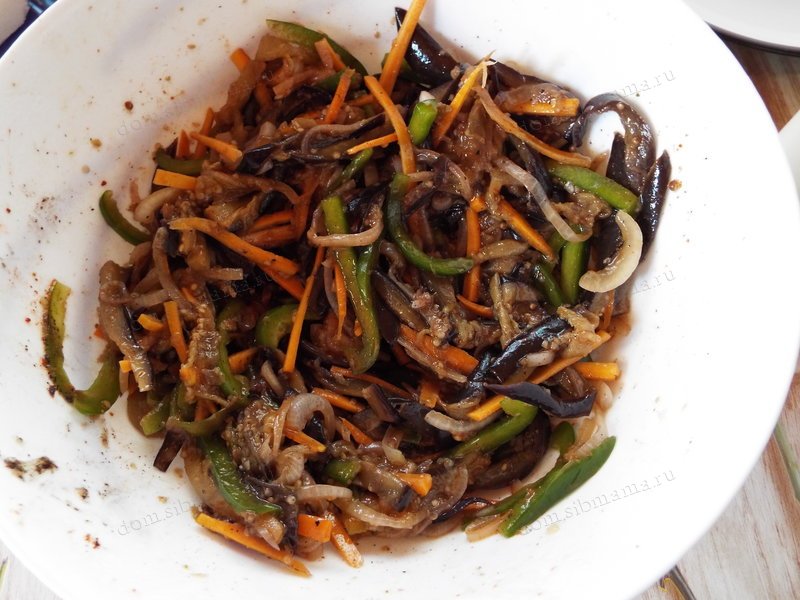 Салат из баклажанов по корейски (с морковью и луком)