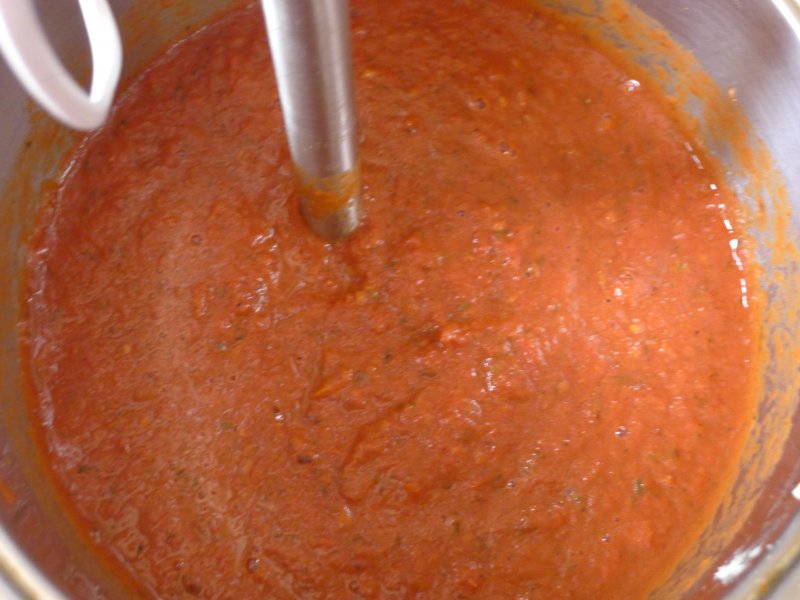 Густой пикантный соус из помидоров