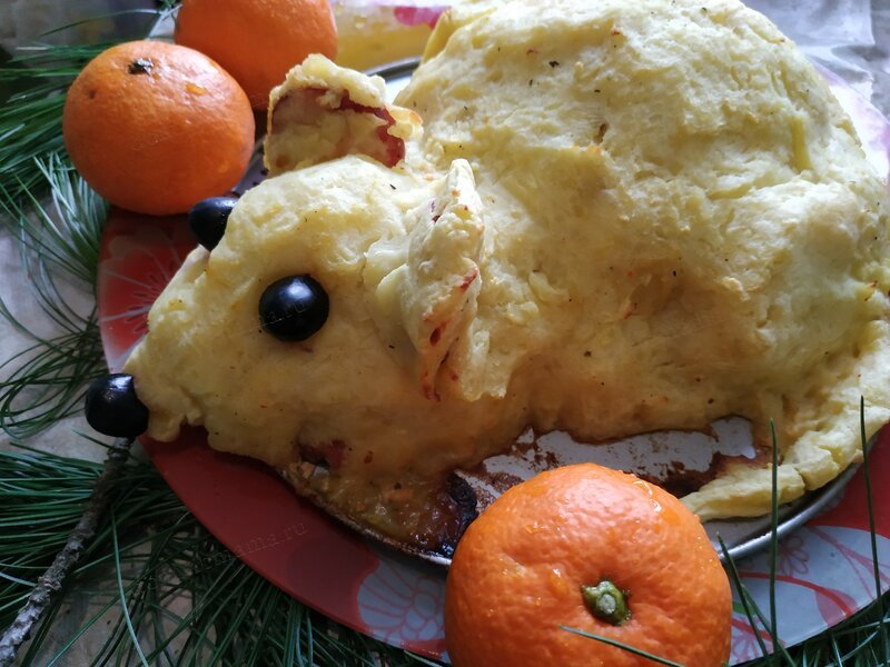 Запеканка картофельная с фаршем Новогодняя мышь
