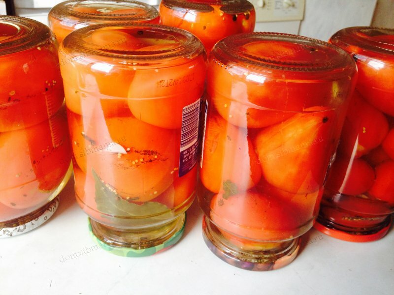 Консервированные помидоры со специями Вкусняшки