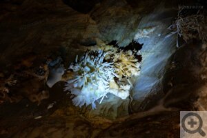 Охтинская арагонитовая пещера