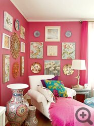 яркий цвет стен для маленькой спальни