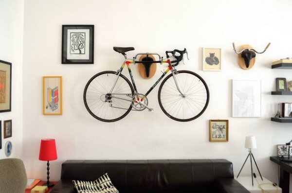 Велосипед на  потолке
